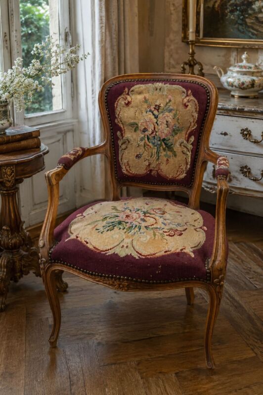 Francúzske kreslo v štýle Louis XV